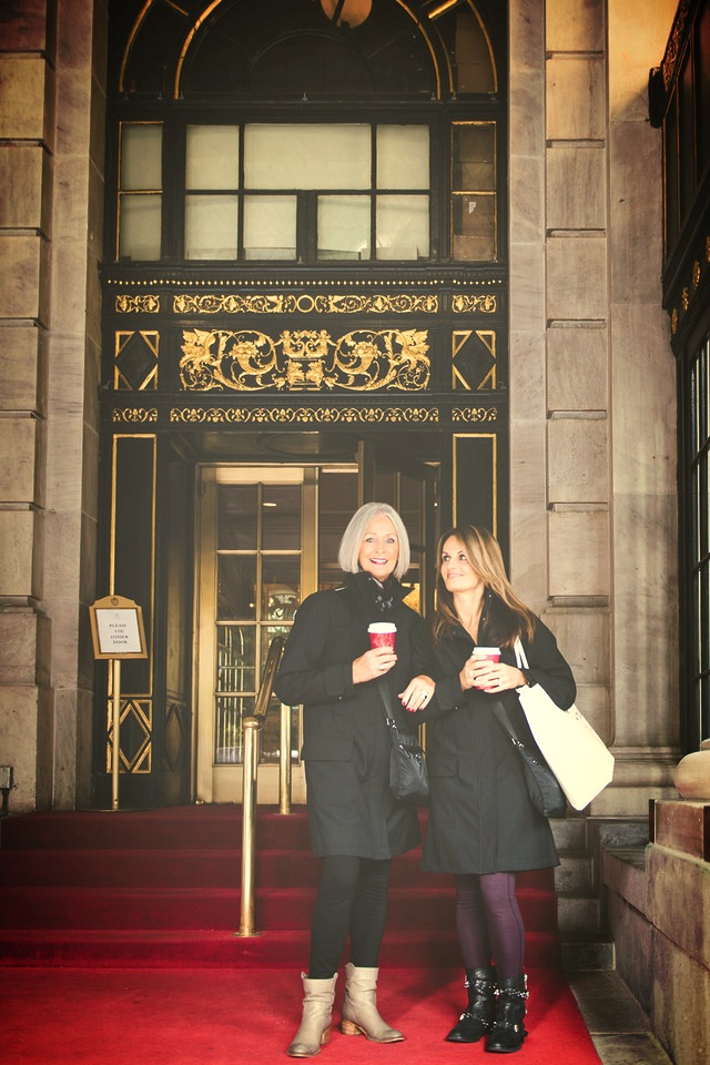 Claire Newell and her Mom in NYC. Vacation Photographer in New York City. Flytographer