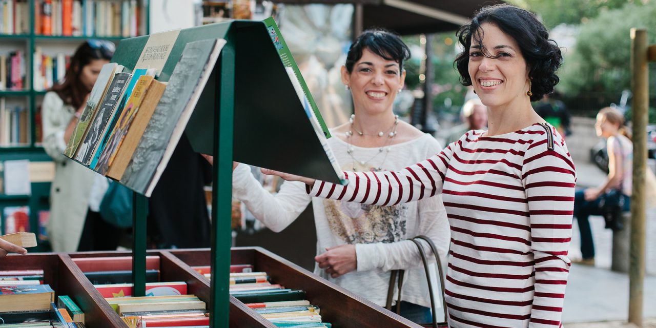 Sisters Stroll The 5th Arrondissement in Paris