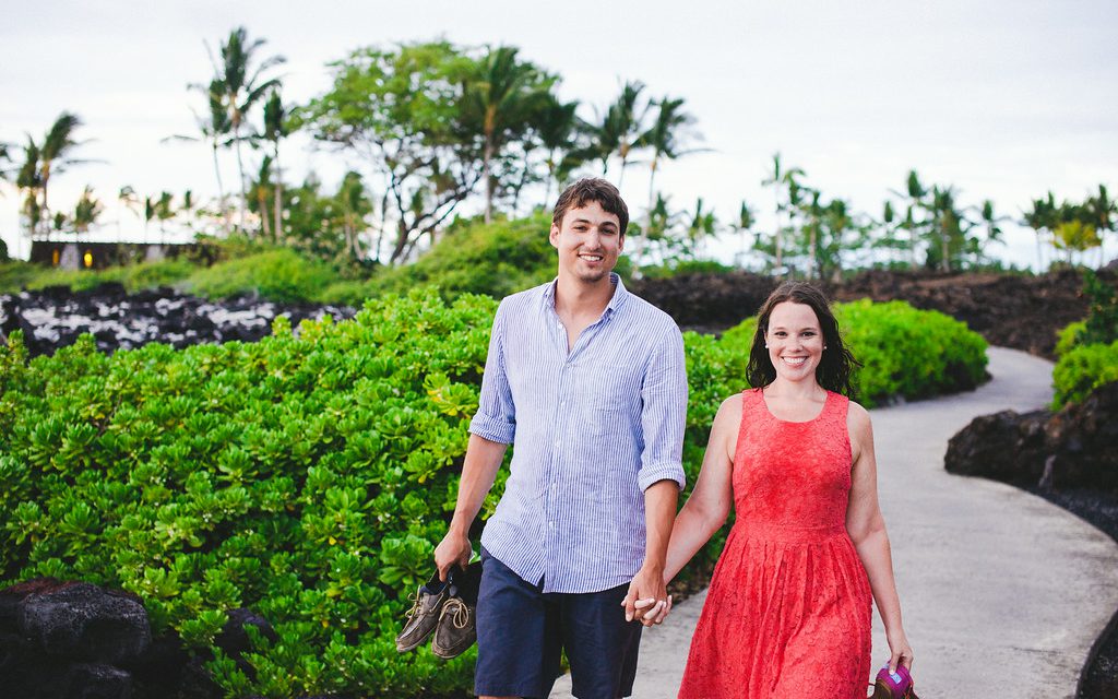 Slow Dancing and Water Fights /// Fun Honeymoon Photo Shoot in Hawaii.