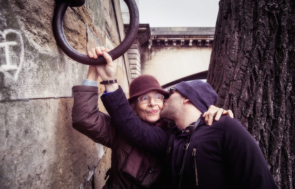 A Flytographer & his Mum in Paris