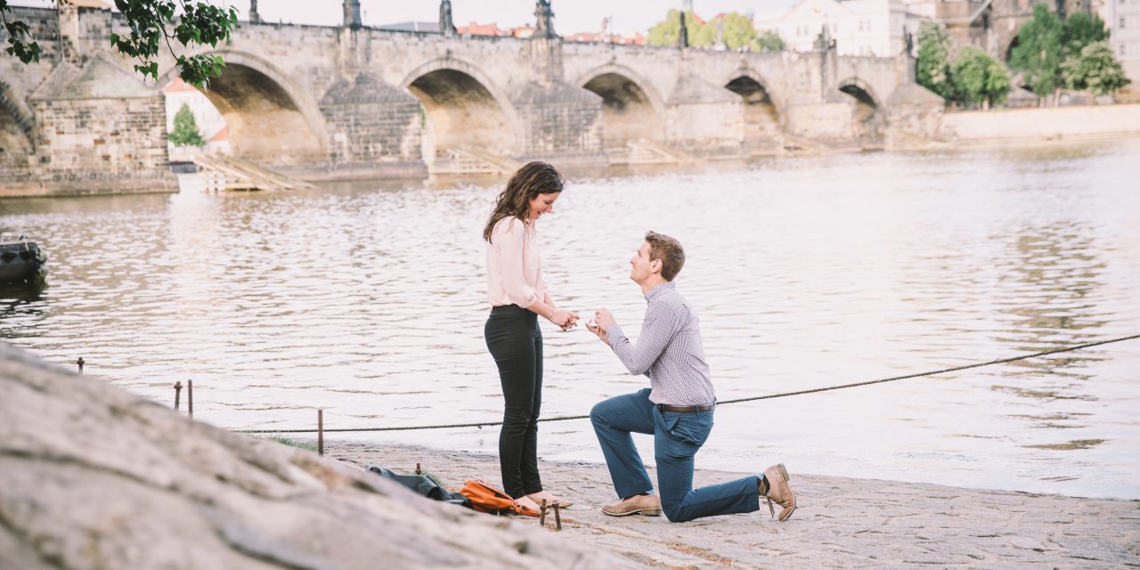 A Riverside Surprise Prague Proposal