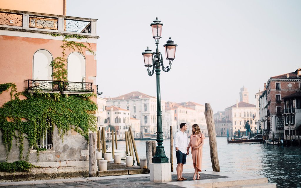 The Top 10 Adorable and Romantic Babymoon Photos of 2017