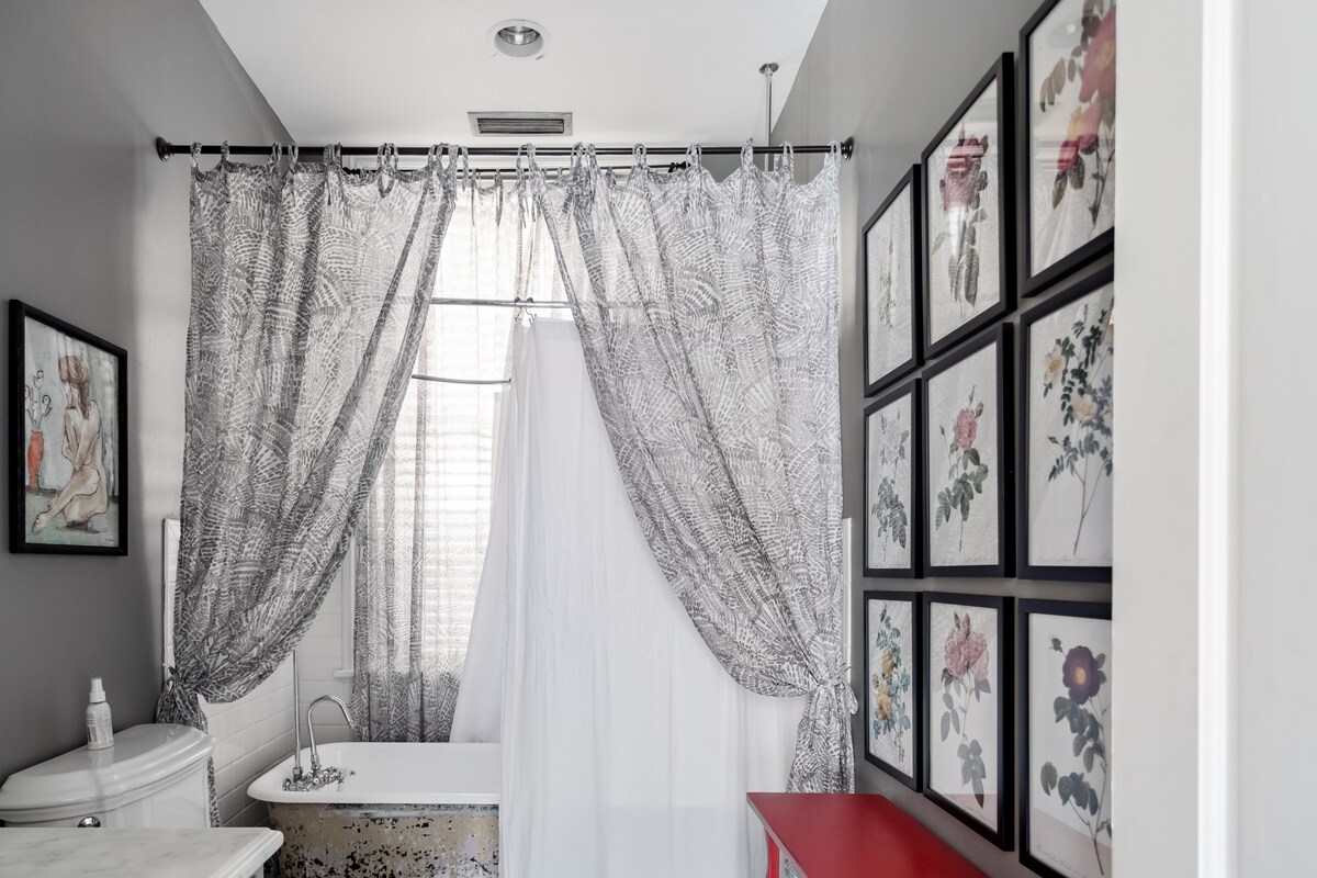 bachelorettes in Charleston, South Carolina