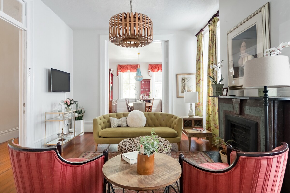 bachelorettes in Charleston, South Carolina