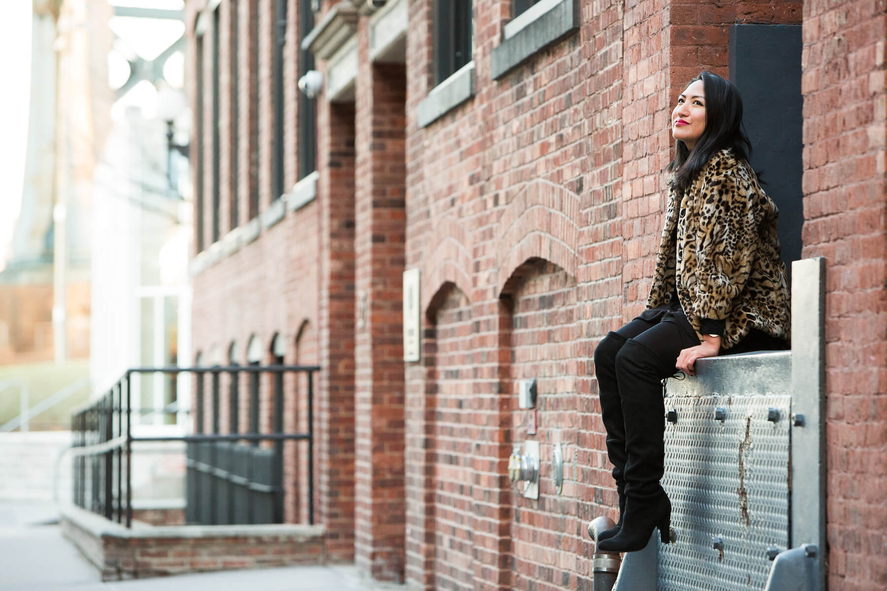 Solo traveller sitting and waiting in New York City