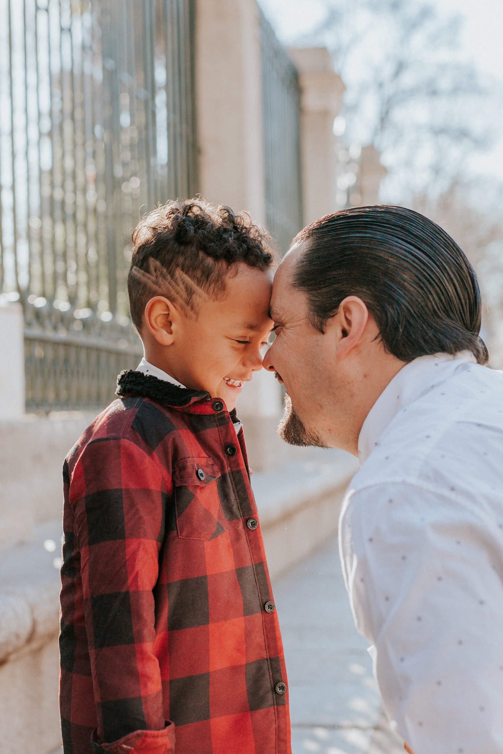 Family photo shoot on vacation in Madrid Spain