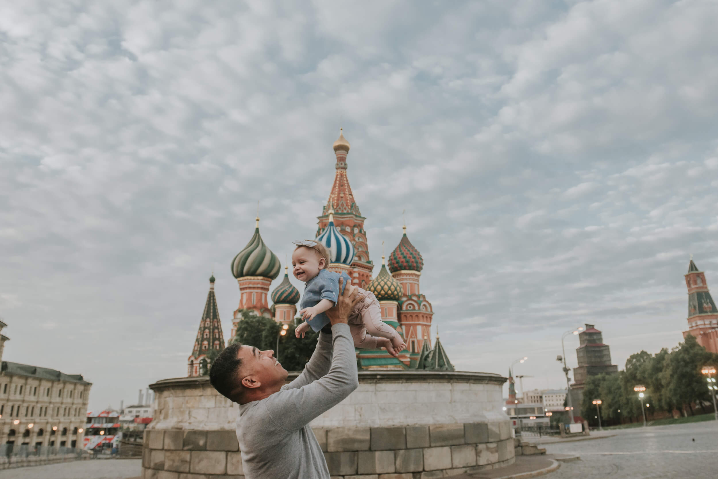 Family vacation photo shoot in Moscow Russia