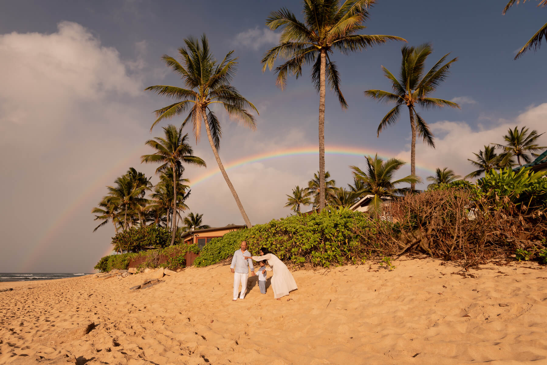 Family travelling in Honolulu on Oahu in Hawaii USA