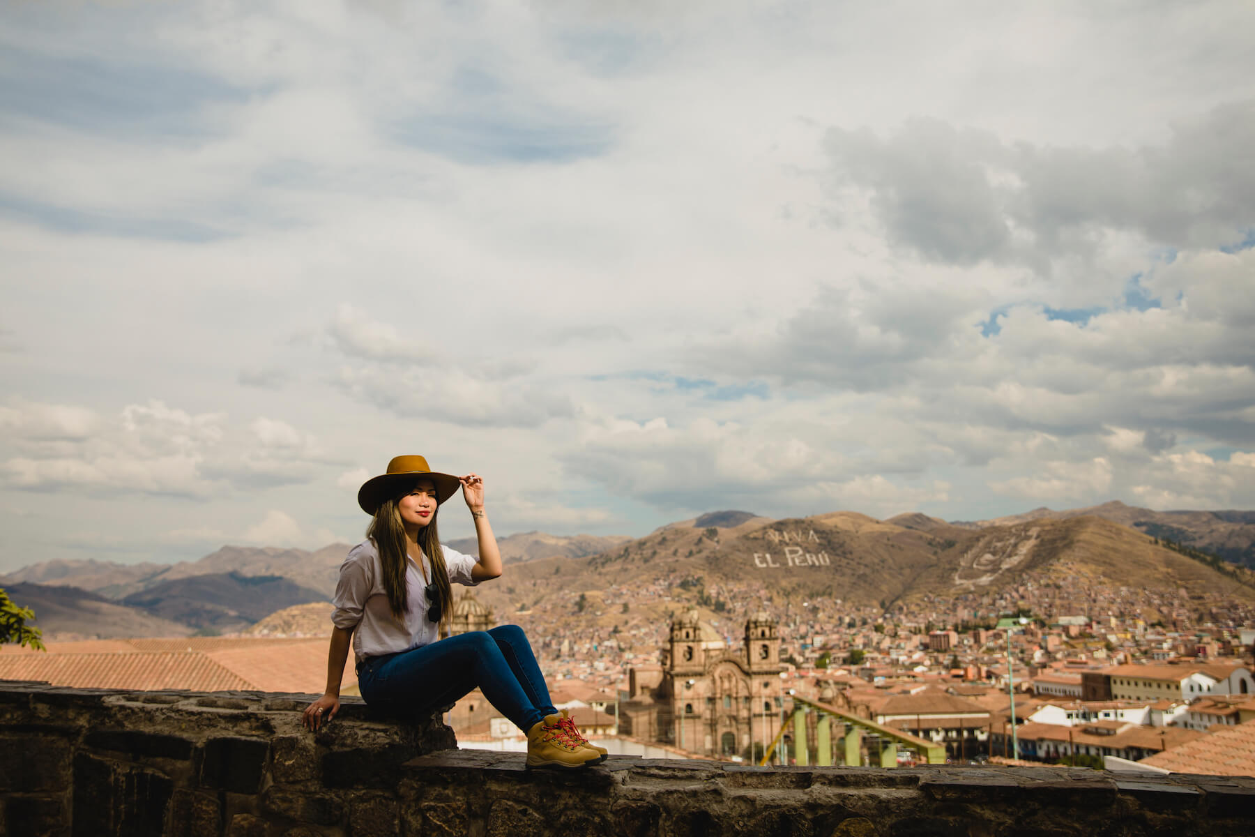 Travel Gift Guide: Top 6 Minimalist Gifts for Travellers