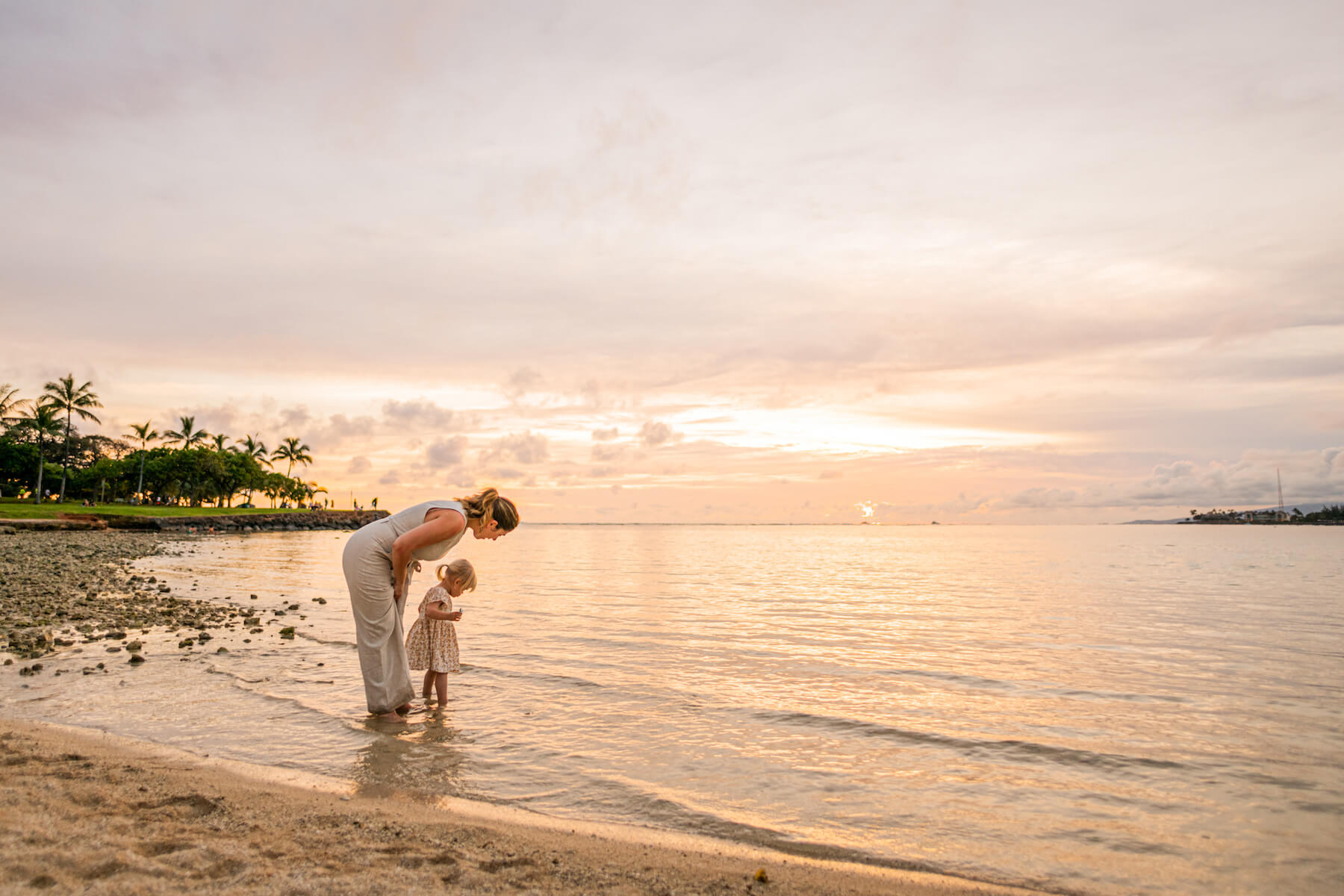 Top 10 Mom and Daughter Photo Ideas & Poses