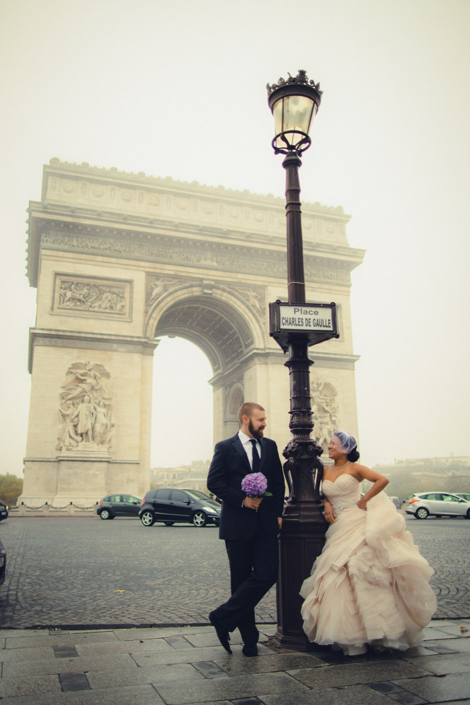 Honeymoon Photos in Paris. Vacation Photographer. Louvre. Notre Dame. Arc de Triomphe. Pont des Arts