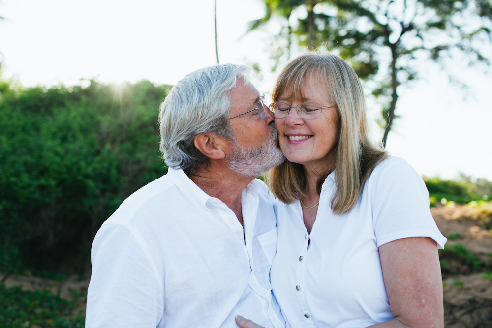 Flytographer in Maui. Hire a vacation photographer in Maui. Family reunion photos