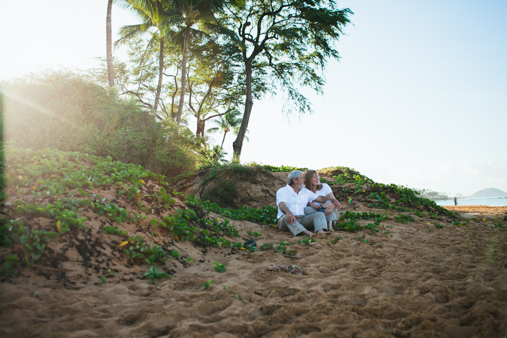 Flytographer in Maui. Hire a vacation photographer in Maui. Family reunion photos