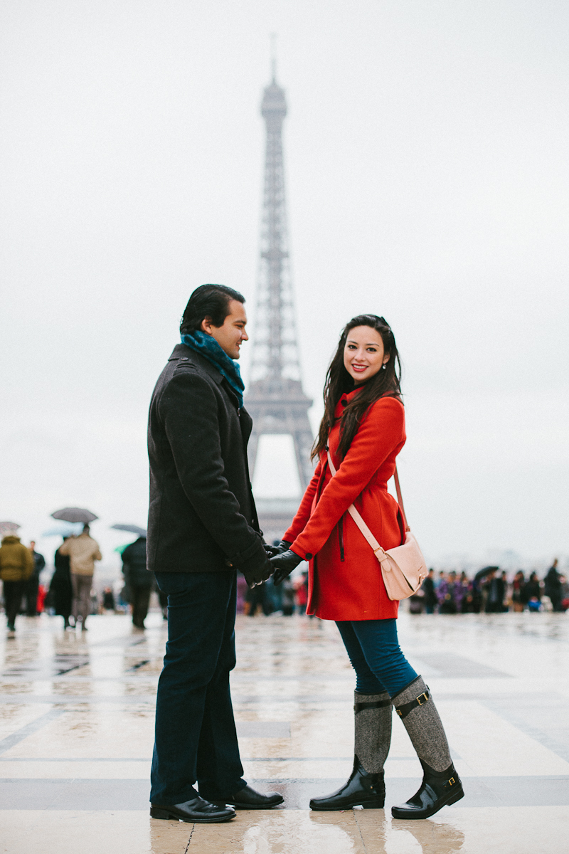 Anniversary Photos. Vacation Photographer in Paris. Flytographer