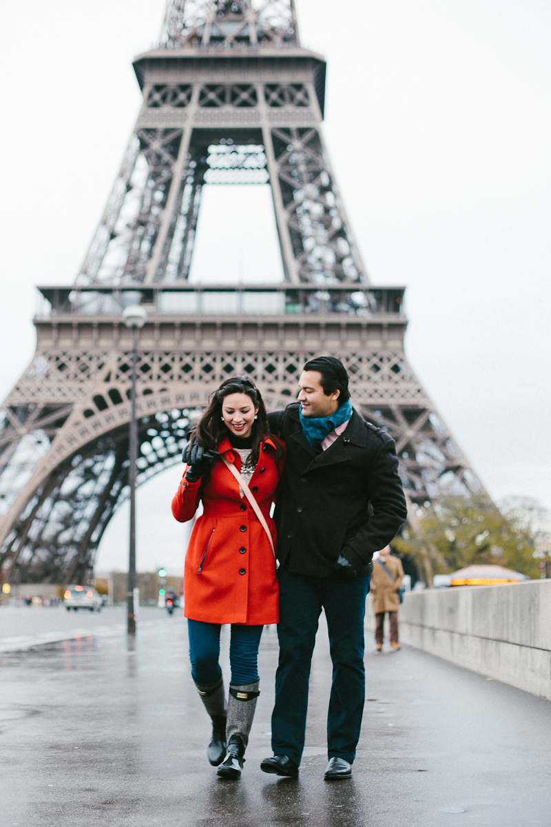 Anniversary Photos. Vacation Photographer in Paris. Flytographer