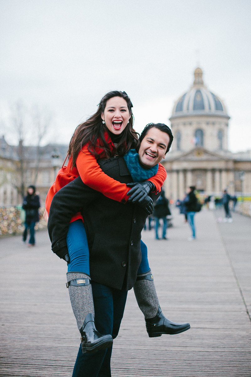 Anniversary Photos. Vacation Photographer in Paris. Flytographer