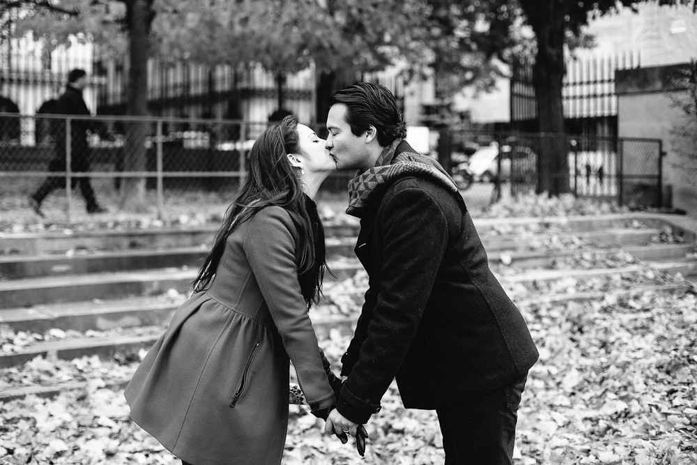 Anniversary Photos. Vacation Photographer in Paris. Flytographer