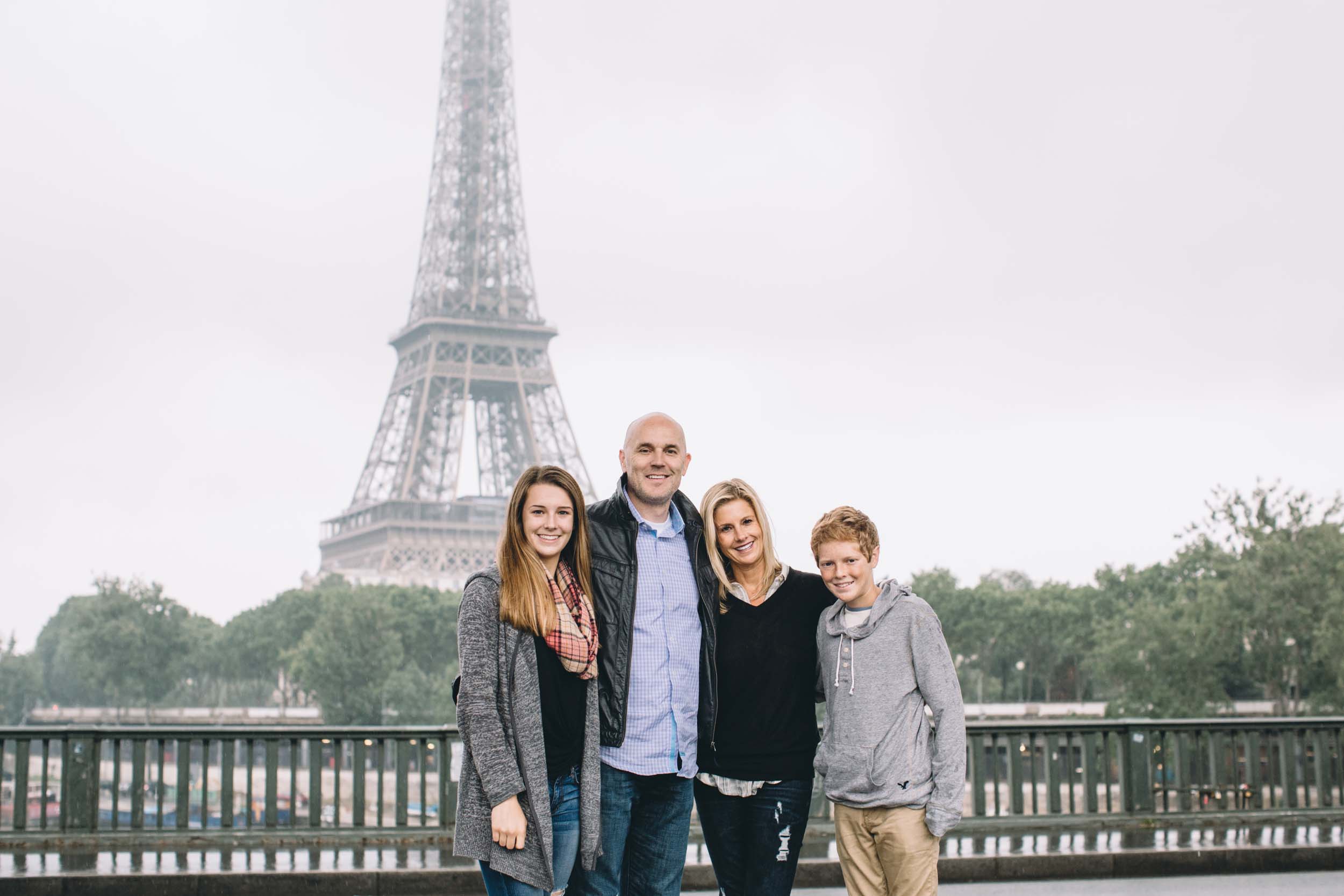Семья французов. Семья во Франции. Семья в Париже. Семейная фотосессия в Париже.