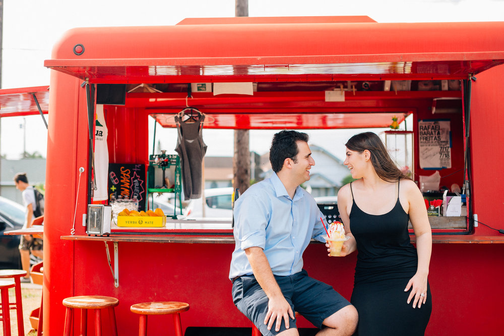  Discovering the best Shave Ice in Kauai with our Flytographer Chelsea. 